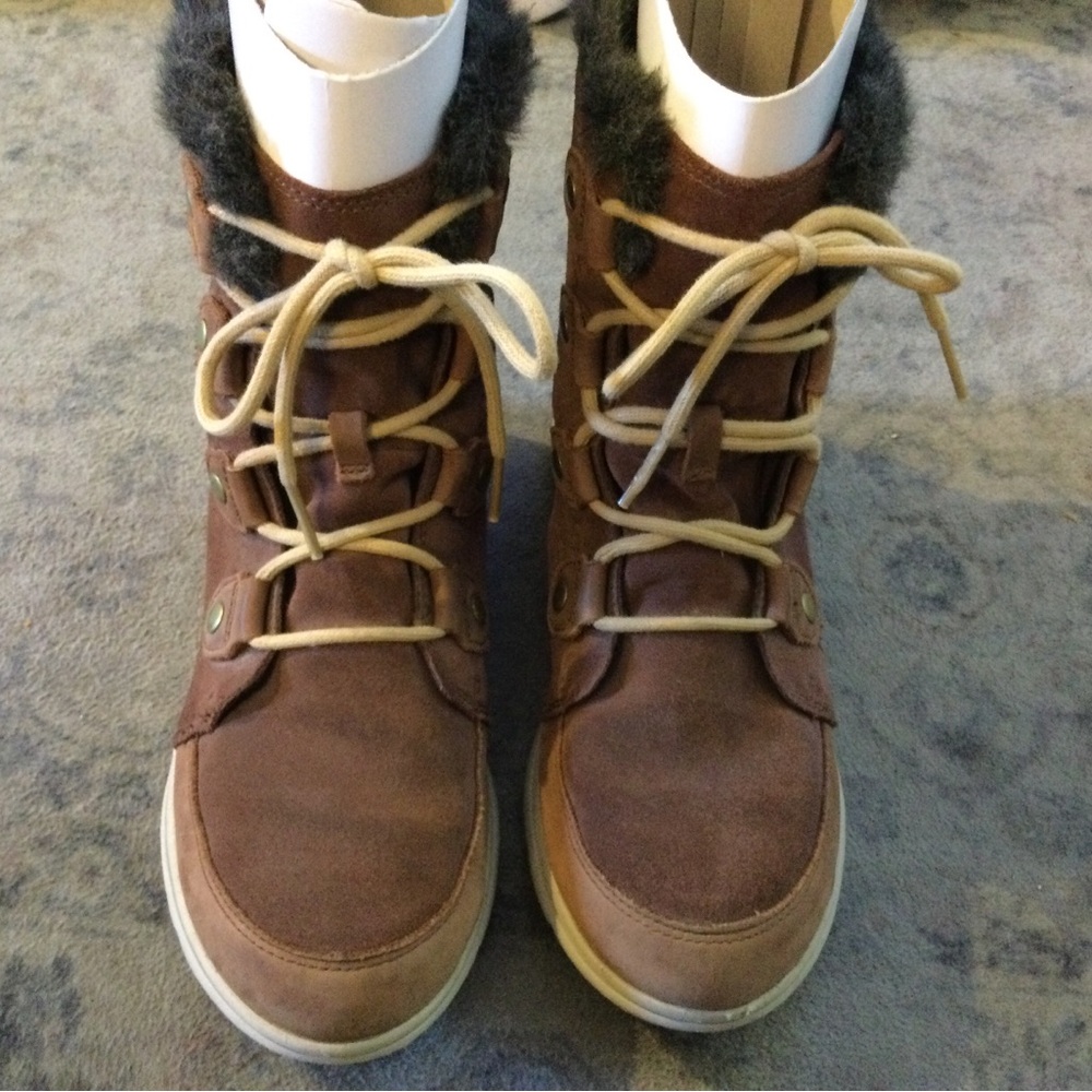 Sorel Brown Winter Boots with Cream Laces